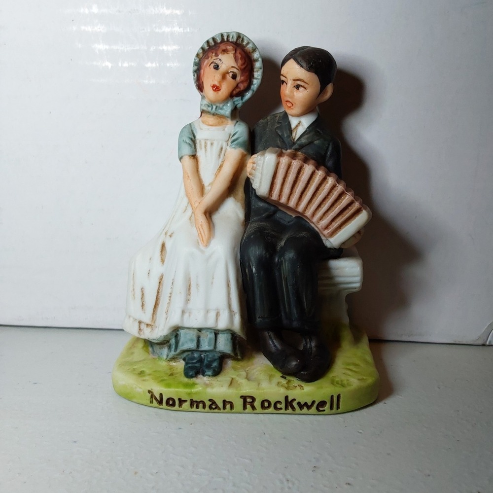 Vintage 1979 Norman Rockwell Figurine "Lovers" Dave Grossman Designs Japan